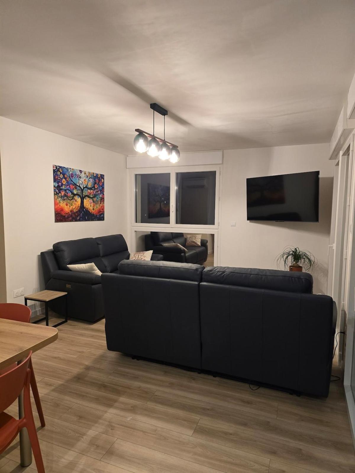 Appartement Cosy Pres De Sceneo Et Auchan Au Dessus Du Fleuriste Bellafleur Longuenesse Exterior foto